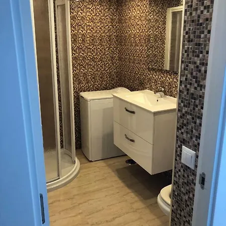 Apartament 4-2, Edificio Eden Roc I *