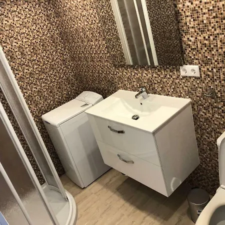 Apartament 4-2, Edificio Eden Roc I *