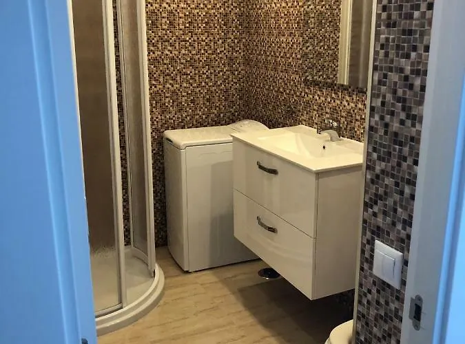 Apartament 4-2, Edificio Eden Roc I *