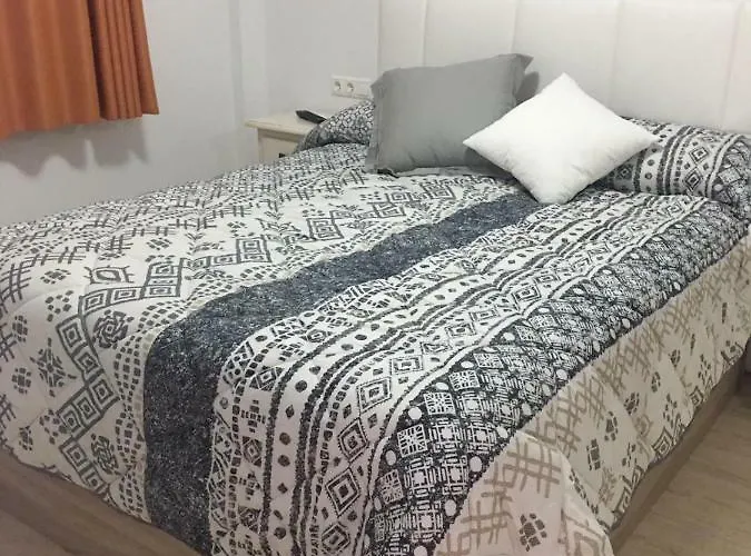 4-2, Edificio Eden Roc I