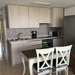 Apartamento 4-2, Edificio Eden Roc I